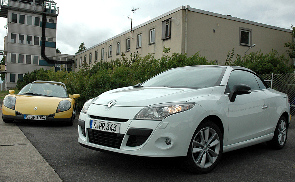 Renaults neues Mégane Coupé-Cabrio (rechts) neben dem Sport Spider. 