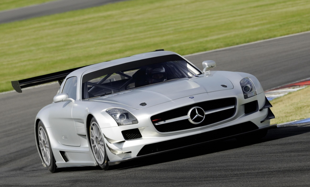 Rennsport-Flügeltürer von Mercedes bestellbar 