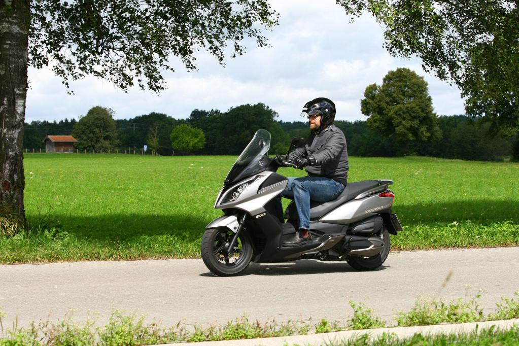 Roller-Fahrbericht: Kymco Downtown 300i - Der Schnellste seiner Klasse 