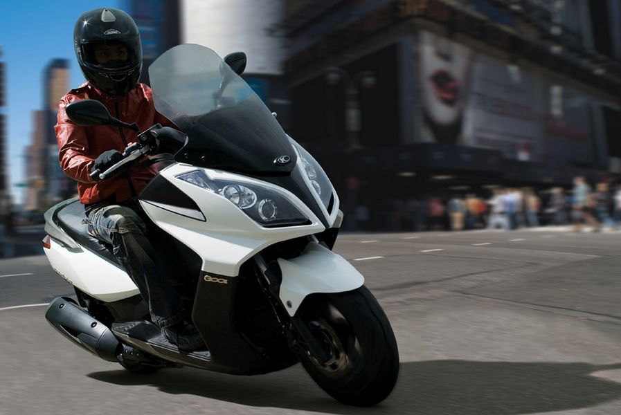 Roller-Fahrbericht: Kymco Downtown 300i - Der Schnellste seiner Klasse 