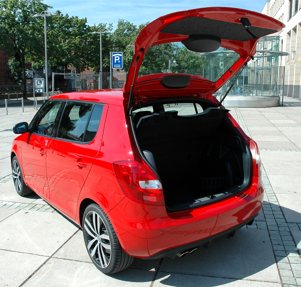 Skoda Fabia RS: Das Stauabteil fasst je nach Variante 300/480 bis 1163/1460 Liter Gepäck 
