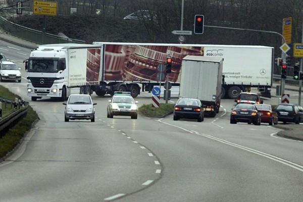 Speditionen an Riesen-Lkw-Test interessiert 