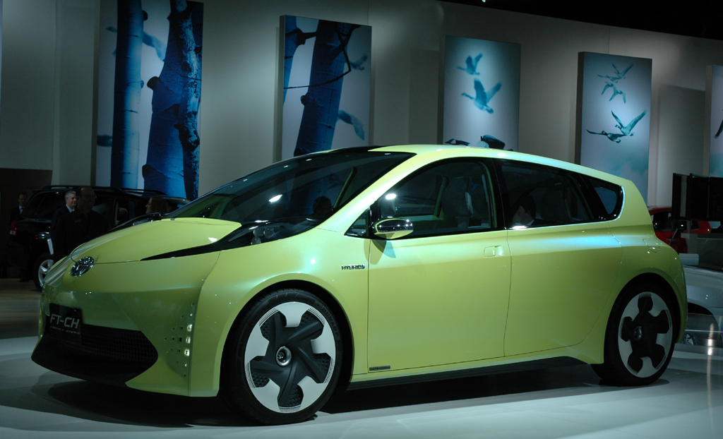 Toyota-Kompaktklassen-Hybridstudie FT-CH. 