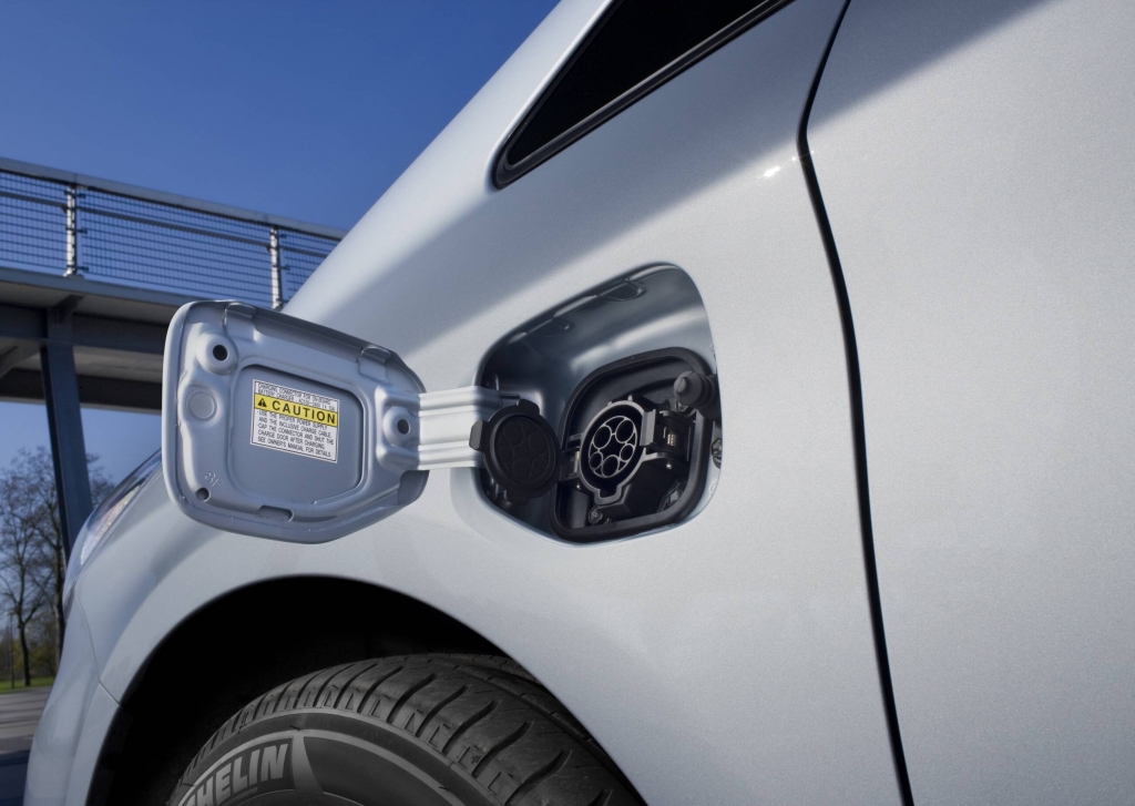 Toyota Prius Plug-in heizt elektrisch ein 