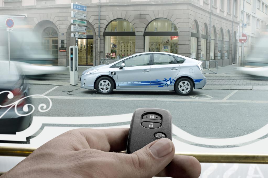 Toyota Prius Plug-in heizt elektrisch ein 