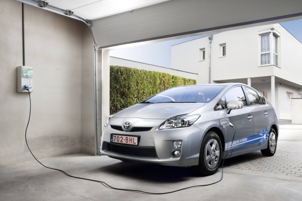 Toyota Prius Plug-in heizt elektrisch ein 