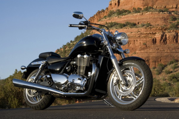 Triumph Thunderbird gewinnt 