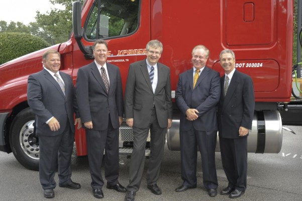 U.S. Xpress übernimmt 50 000-sten Freightliner