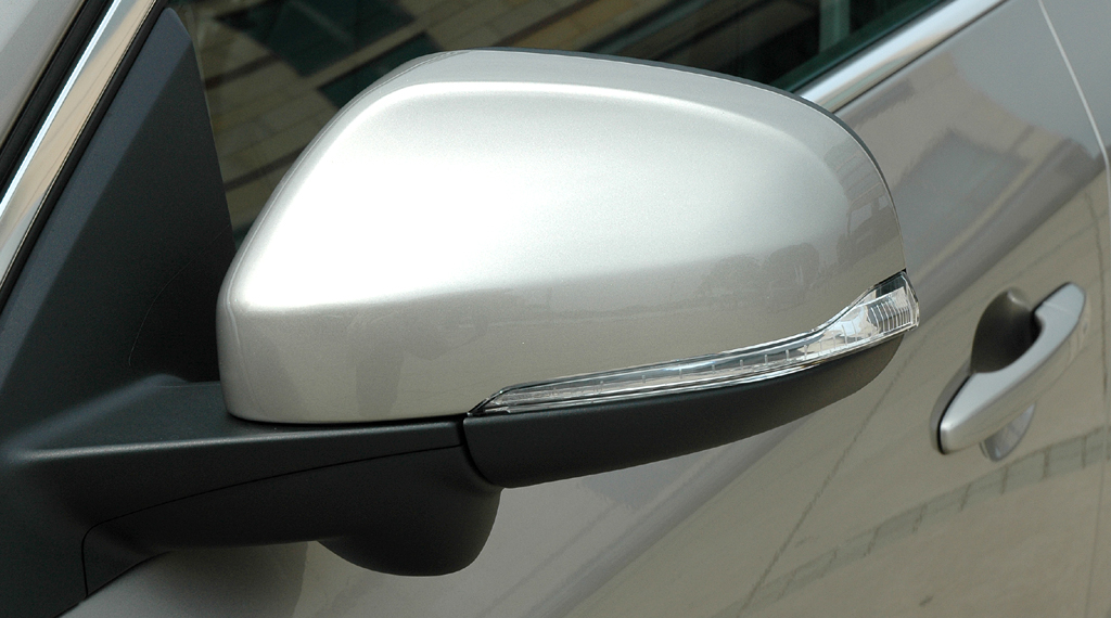 Volvo S60: In die Außenspiegel sind Blinkleisten integriert. 