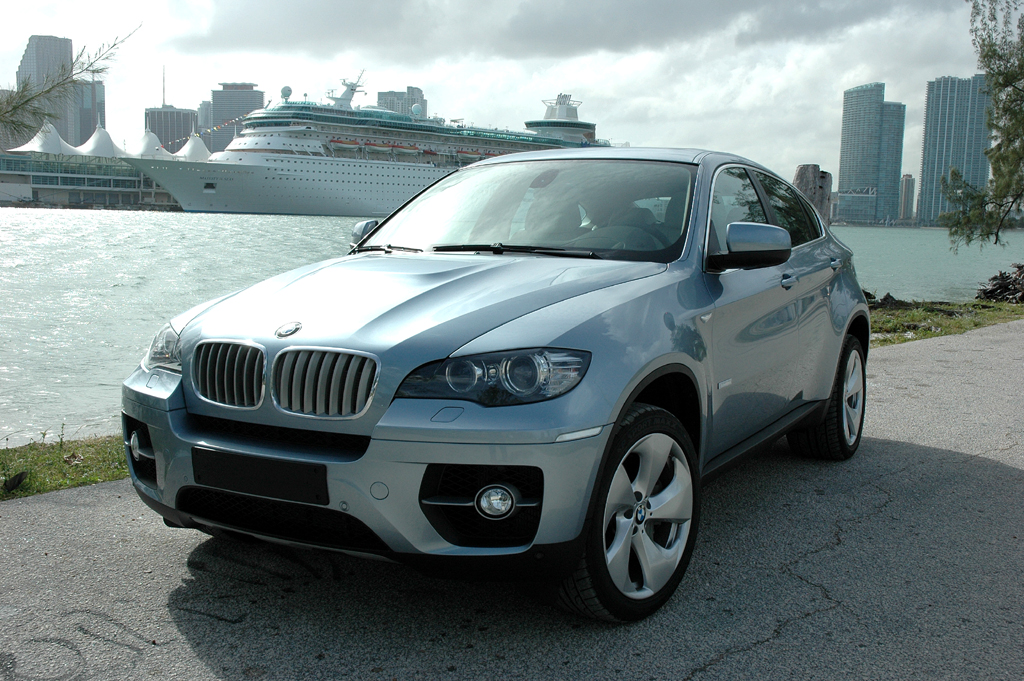 Zukunft des Autos: BMW X6 Active Hybrid bei der Präsentation in Miami. 