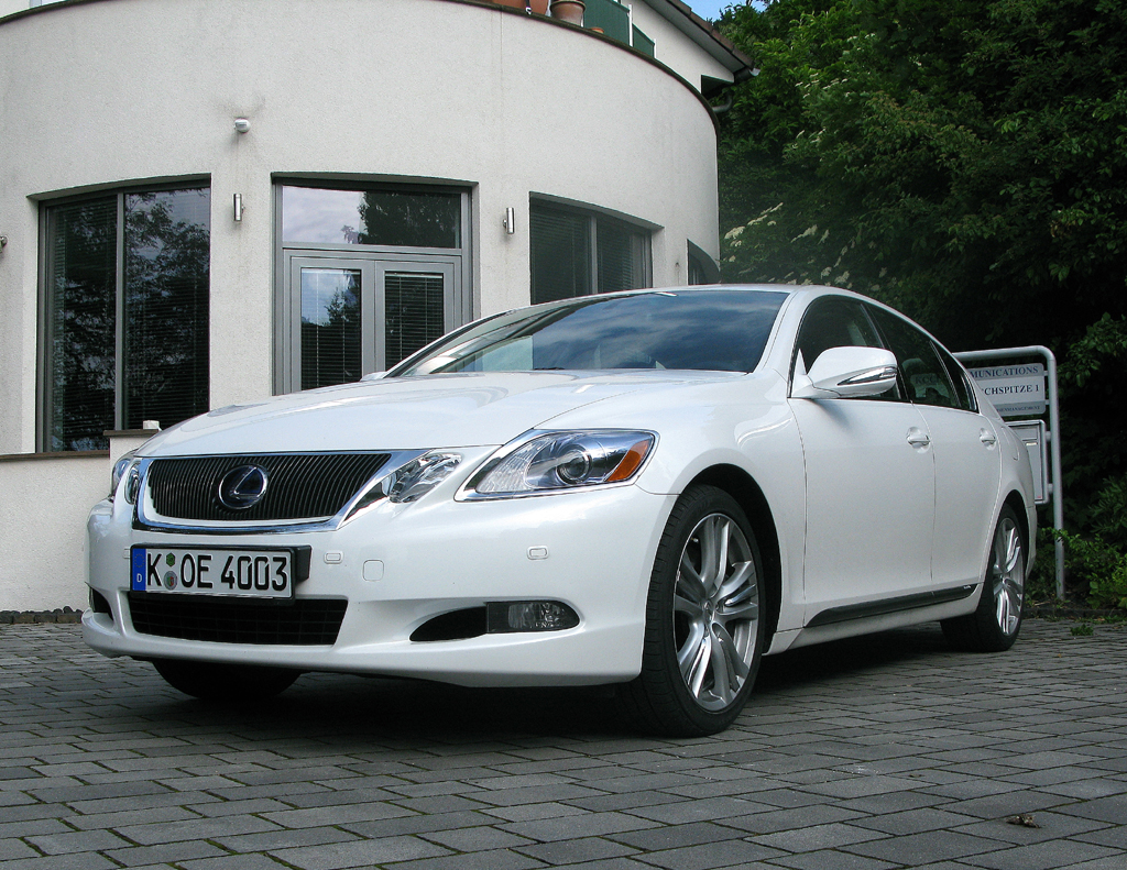 Zukunft des Autos: Lexus-Hybridmodell GS450h. 