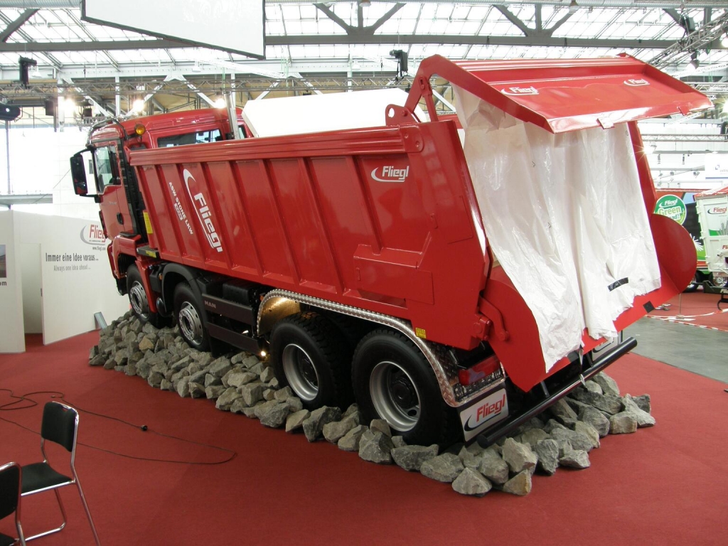 63. IAA Nutzfahrzeuge 2010: Premierenfeuerwerk und Innovationen in Hannover