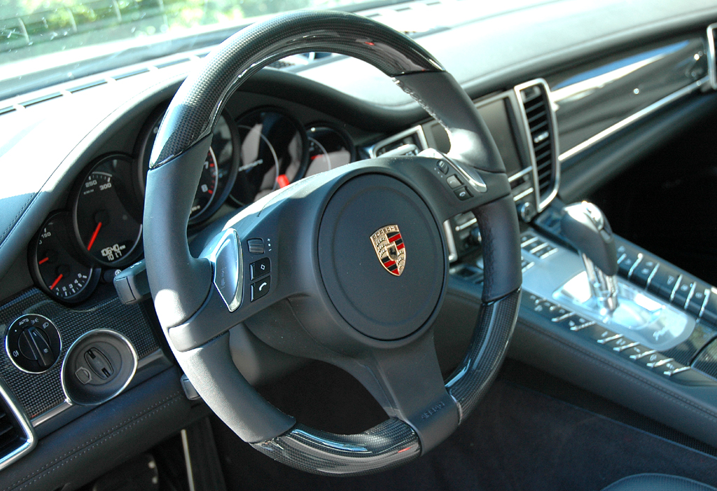 Blick ins Cockpit.