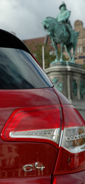 Citroën C4: Bei der Präsentation im südschwedischen Malmö mit königlichem Reiterstandbild im Hintergrund.