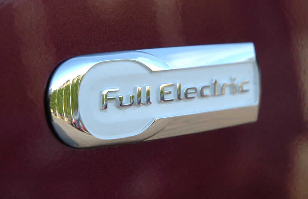 Citroëns C-Zero fährt vollelektrisch vor.