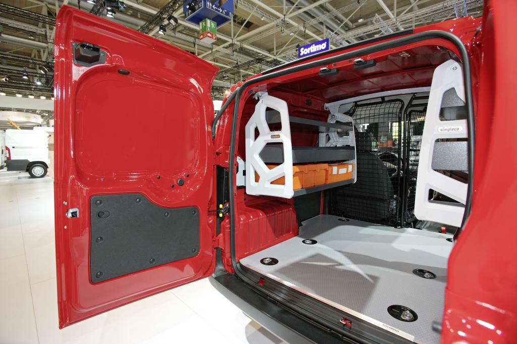 Citroen Nemo mit Werkstattausstattung.