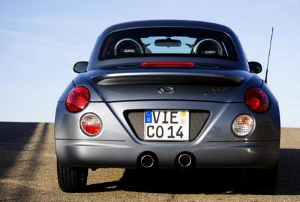 Daihatsu Copen - Go Kart Fahren auf der Autobahn. Quelle: Daihatsu.
