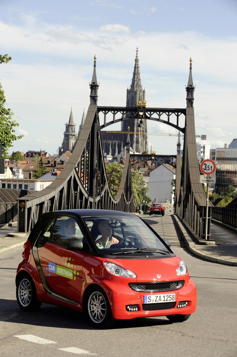 Daimler startet mit Car2gether das Pilotprojekt „Mitfahren 2.0“ in Ulm.