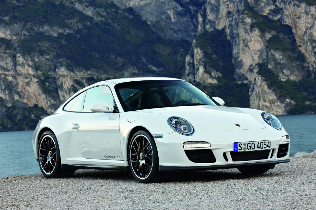 Das Coupe kostet 104.935 Euro
