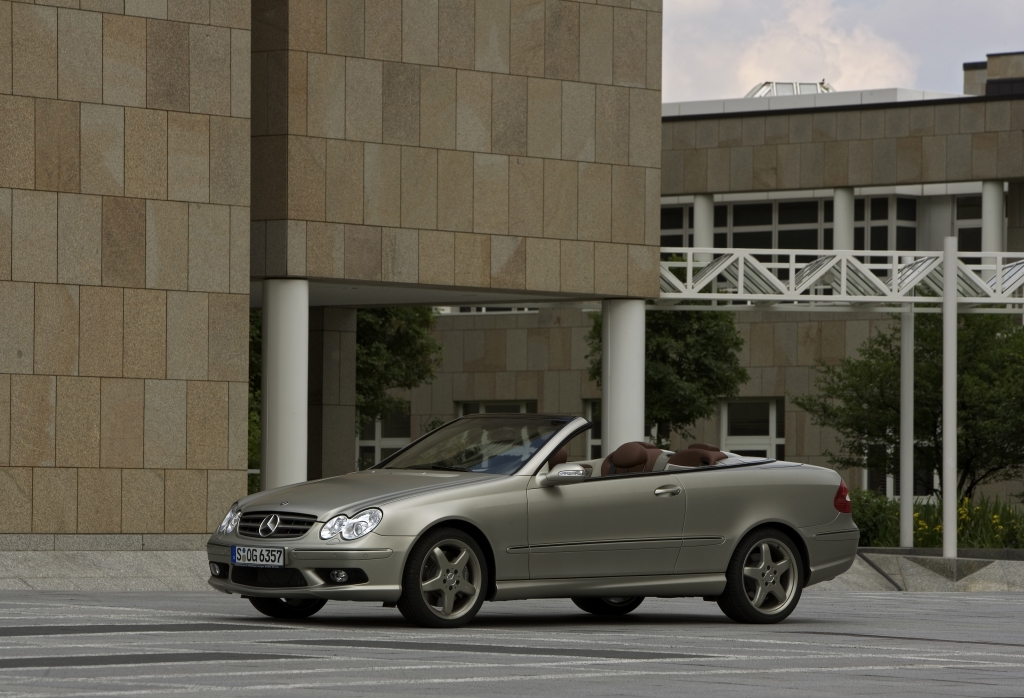 Der CLK von Armani in mattem Grau