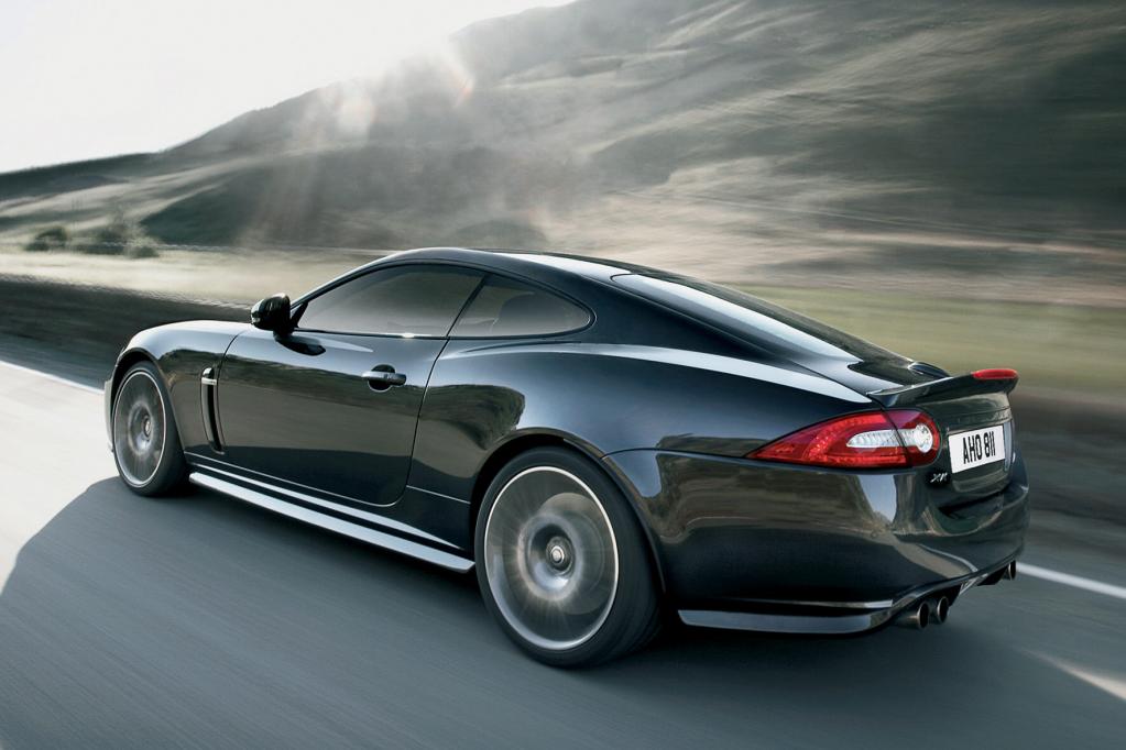 Der Jaguar XKR 75 leistet 390 kW/530 PS. 