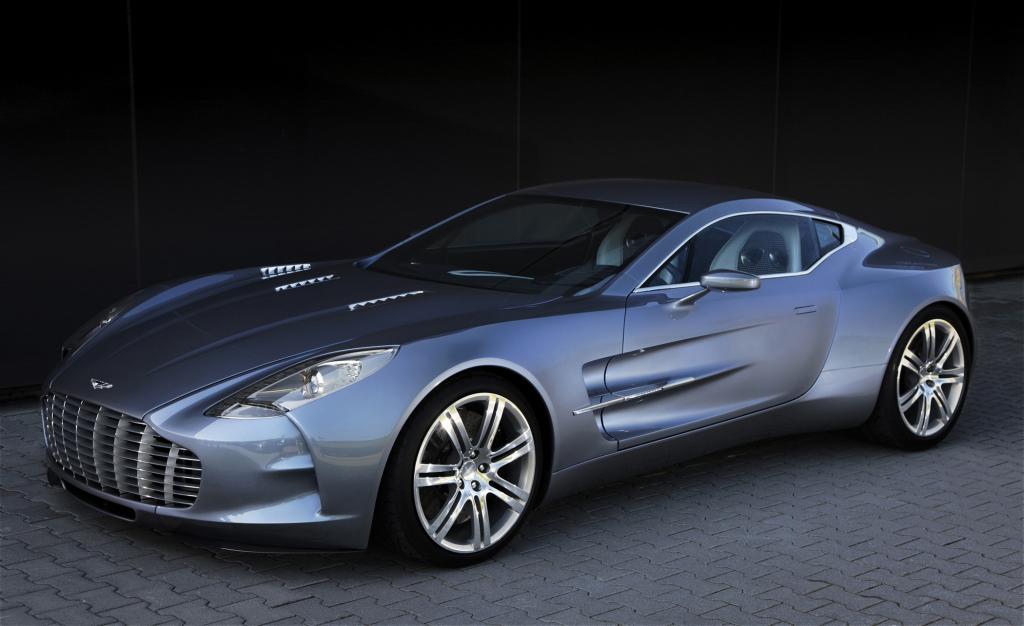Der One-77 im Serienlook: Flach und extrem sportlich