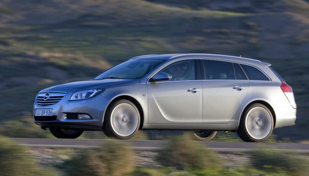 Der Opel Insignia ist mit 4,91 Metern Länge größer als die meisten Wettbewerber. 