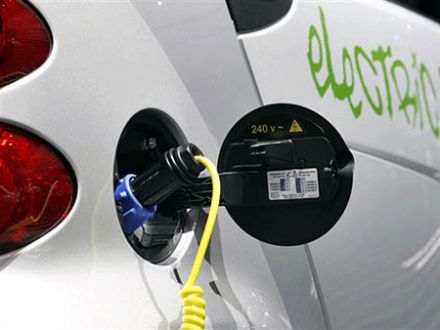 Deutsche Autohersteller für modulares Stecksystem bei Elektrofahrzeugen