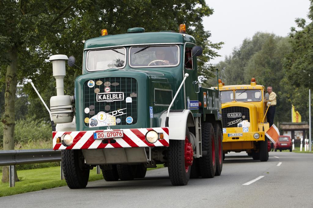Deutschlandfahrt für historische Nutzfahrzeuge.