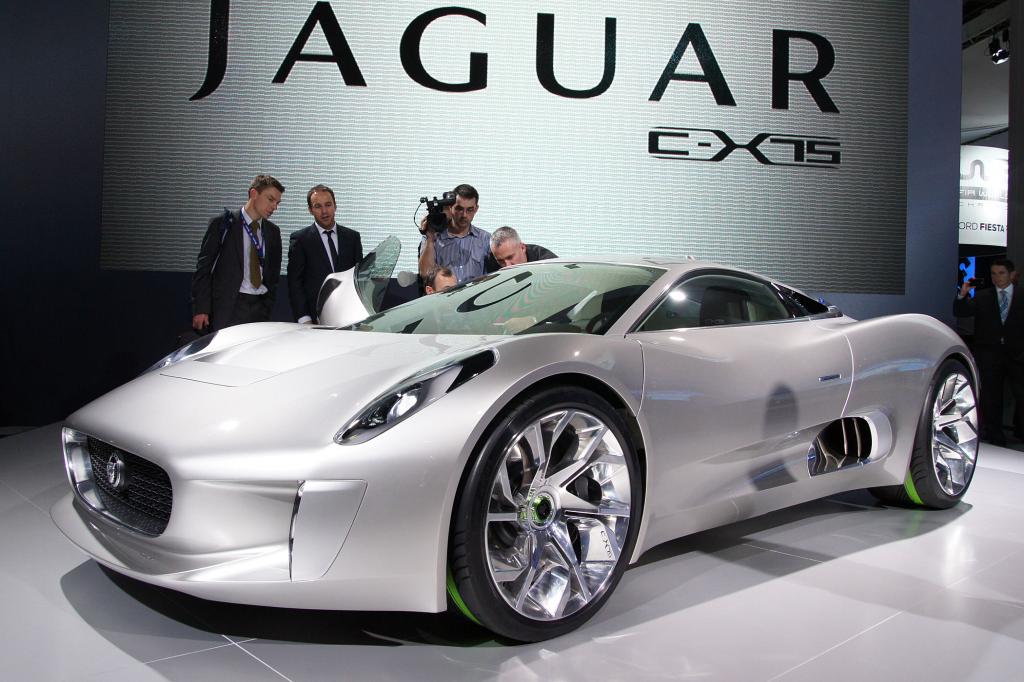 Die Jaguar-Studie C-X75 läuft mit 574 kW/780 PS starkem Elektroantrieb bis zu 328 km/h schnell