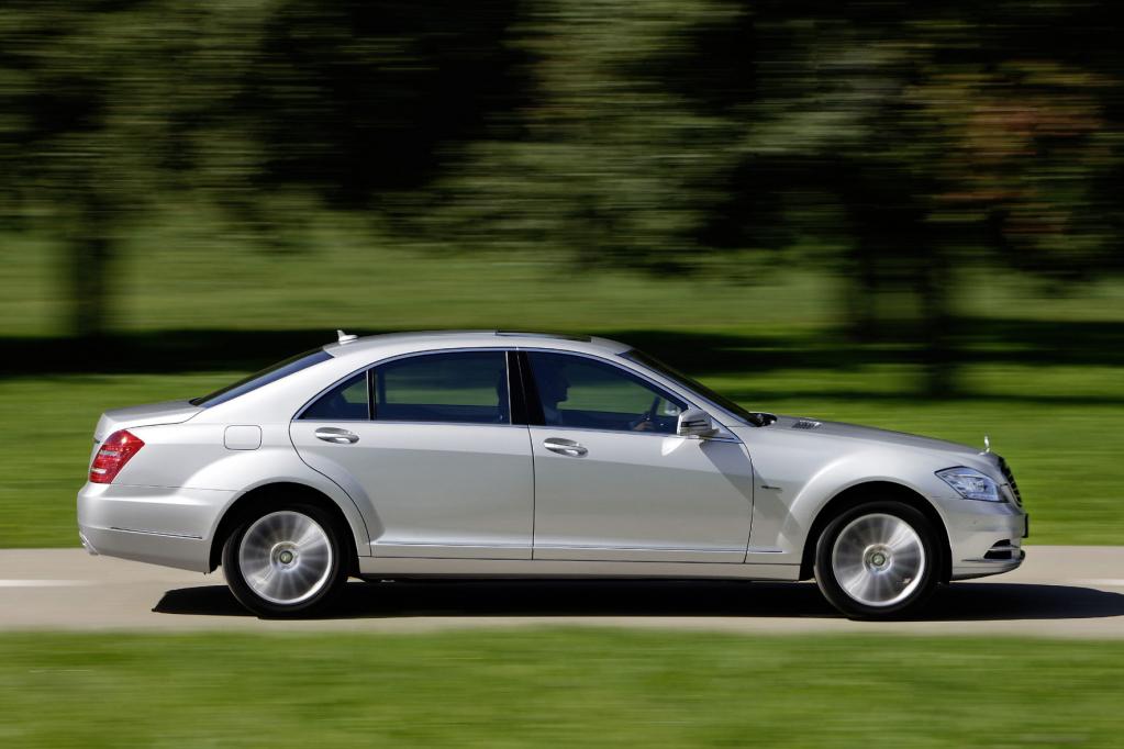 Die Mercedes S-Klasse kann ab sofort mit einem Vierzylinder-Diesel bestellt werden. 