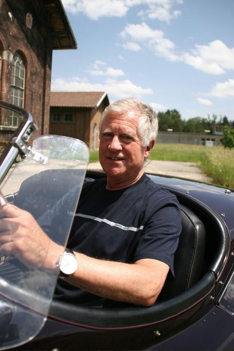 Dirk Strassl war bei BMW für klassische Automobile zuständig und nimmt seit Jahren an verschiedenen Oldtimer-Rallyes teil. 