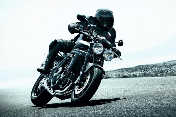 Fahrbericht Triumph Street Triple R - Vorsicht Suchtgefahr!