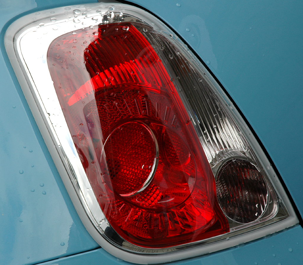 Fiat 500 TwinAir: Leuchteinheit hinten. 