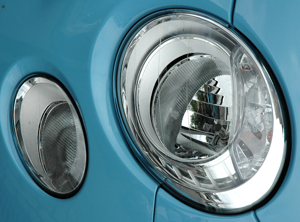 Fiat 500 TwinAir: Moderne Rundleuchteinheit vorn. 