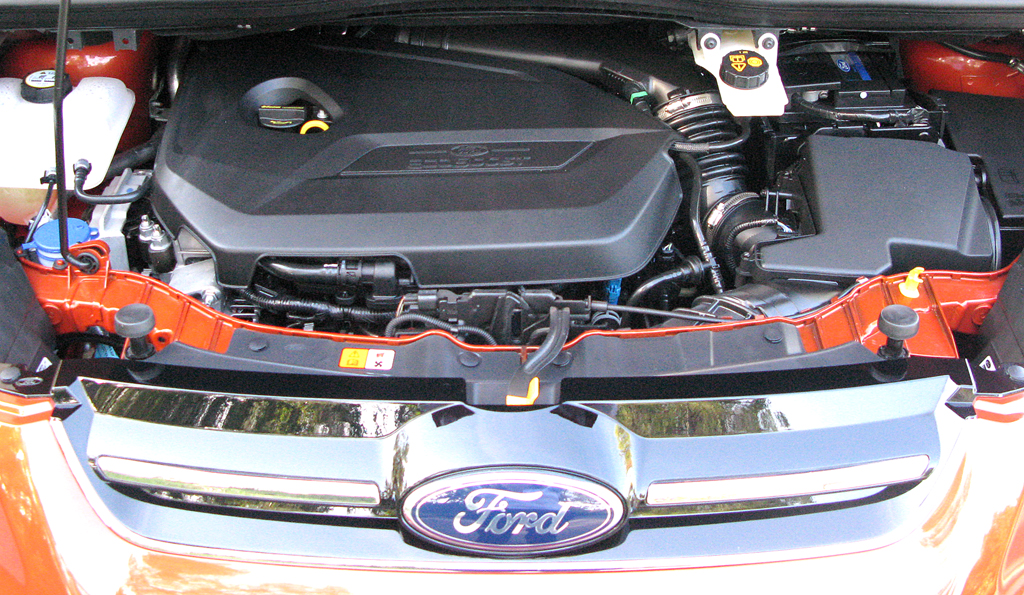 Ford C-Max: Blick unter die Motorhaube. 