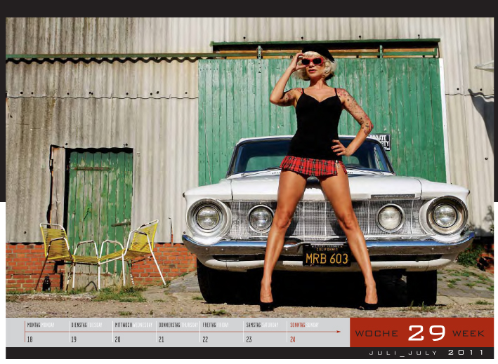 Girls & legendary US-Cars 2011: Carlos Kellá präsentiert 52 Mädchen mit Motoren
