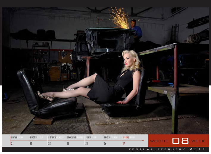 Girls & legendary US-Cars 2011: Carlos Kellá präsentiert 52 Mädchen mit Motoren