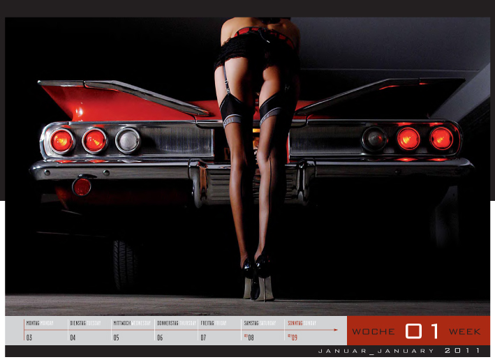 Girls & legendary US-Cars 2011: Carlos Kellá präsentiert 52 Mädchen mit Motoren