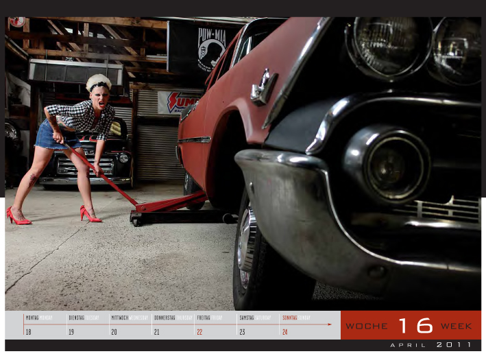 Girls & legendary US-Cars 2011: Carlos Kellá präsentiert 52 Mädchen mit Motoren