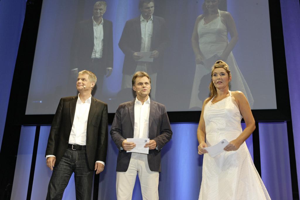 Harald Schomburg, Vorstand Vertrieb und Marketing bei VWN, Dr. Wolfganfg Schreiber, Sprecher des VWN-Markenvorstands, Kerstin Werner bei der Volkswagen Nutzfahrzeuge - Welcome Night.