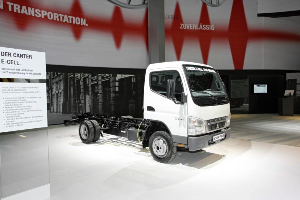 IAA Nutzfahrzeuge 2010: Fuso Canter E-Cell fährt rund 120 Kilometer elektrisch