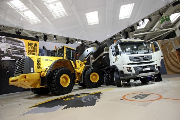 IAA Nutzfahrzeuge 2010: Volvo zeigt FMX und Gas-Diesel-Lkw
