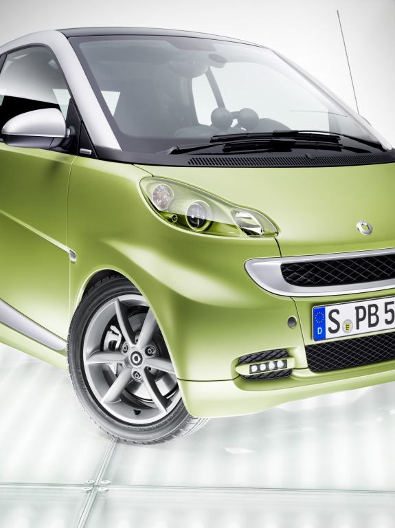 Jetzt gibt es auch den Smart in matt-grün