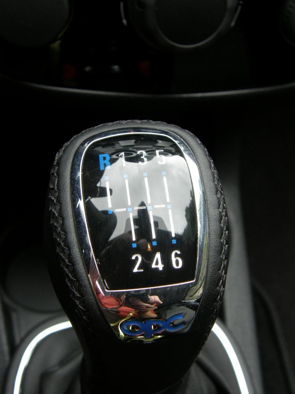 Kurztest Opel Corsa OPC: Klein, schnell, kräftig – und bei Bedarf in Farbe