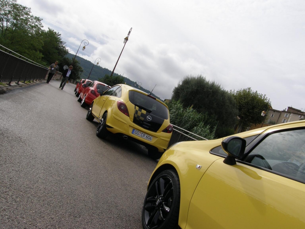 Kurztest Opel Corsa OPC: Klein, schnell, kräftig – und bei Bedarf in Farbe