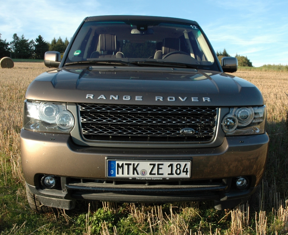 Land Rover Range Rover: Blick auf die wuchtige Frontpartie.