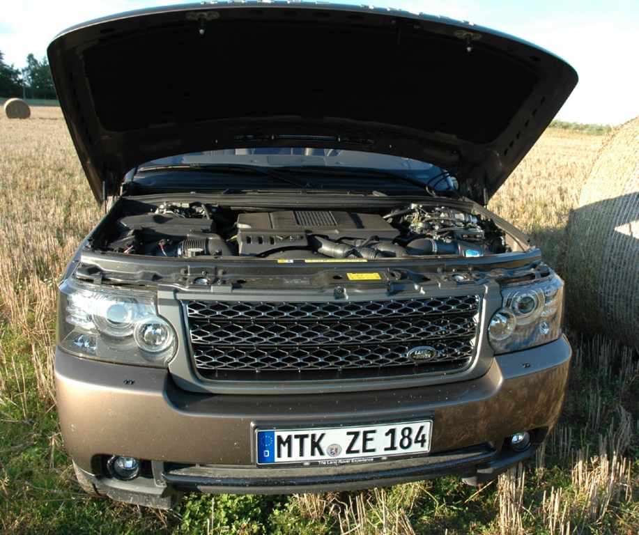 Land Rover Range Rover: Blick unter die Motorhaube.