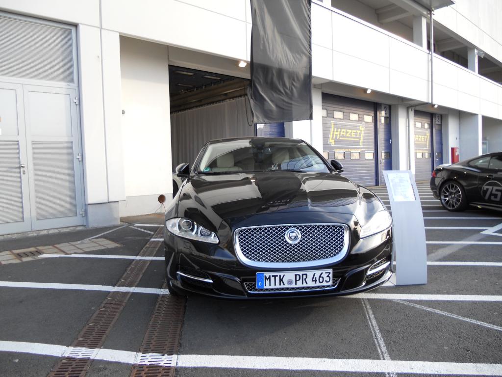 Land Rover und Jaguar feiern gemeinsam Geburtstag