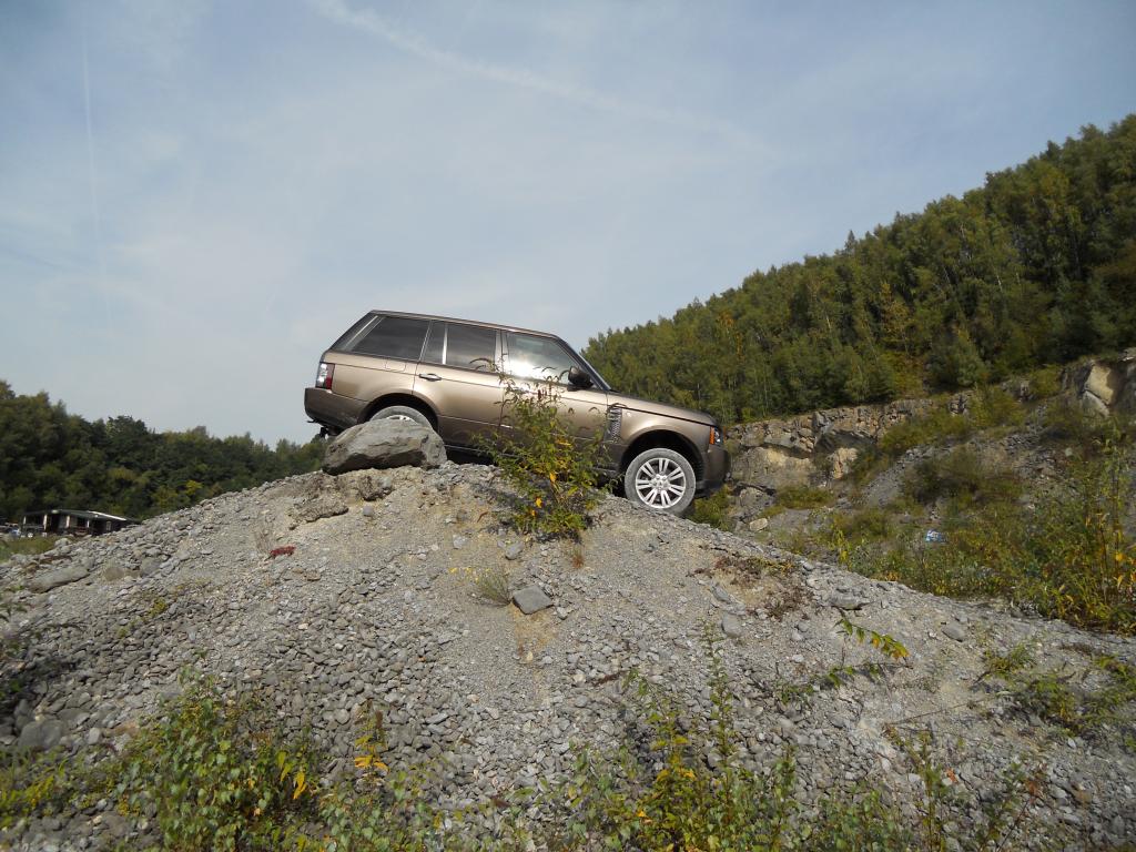 Land Rover und Jaguar feiern gemeinsam Geburtstag